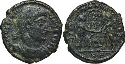 AE2 o Maiorina de Decencio. VICTORIAE DD NN AVG ET CAES. Roma 10624993.m