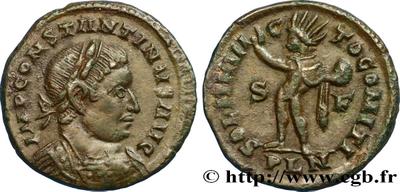 Nummus de Constantino I. SOLI INVICTO COMITI. Sol a izq. Londres 4488454.m