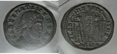 AE4 de Delmacio. GLORIA EXERCITVS. Soldados entre 1 estandarte. 1479783.m